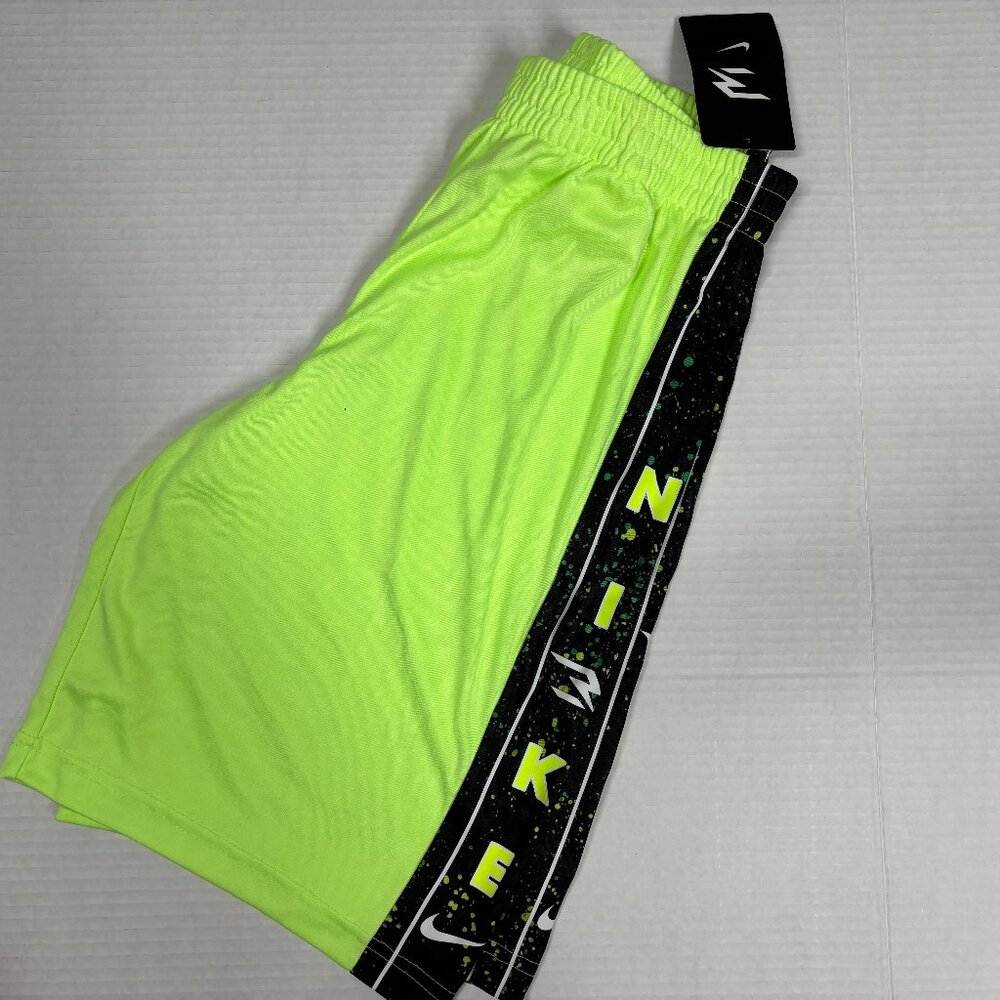 Brand new Nike Shorts Boys Size Large 12-13 Yrs.
